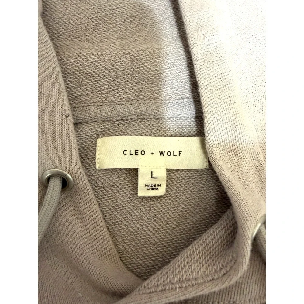 Cleo + Wolf Size Large Whiskey O' Clock Time For A Drink Cropped Beige Hoodie‎